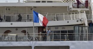 فرنسا تستولي على سفينة جزائرية