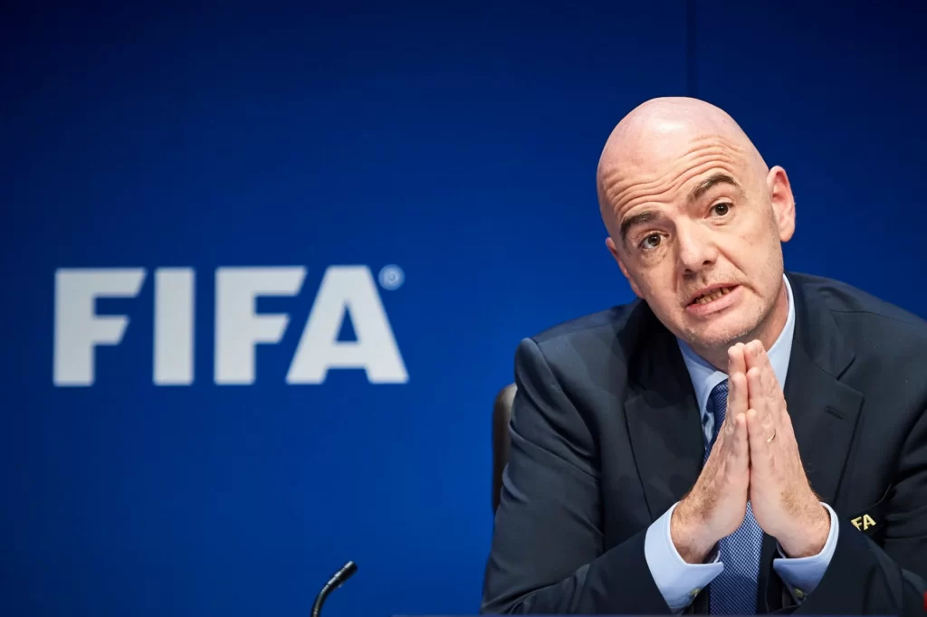 الاتحاد الدولي لكرة القدم “الفيفا” يصدر قراراً بخصوص مواجهة الجزائر والكاميرون