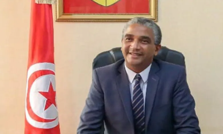 وزير الرياضة التونسي كمال قديش يفند ويوضح بشأن الجمهور الجزائري