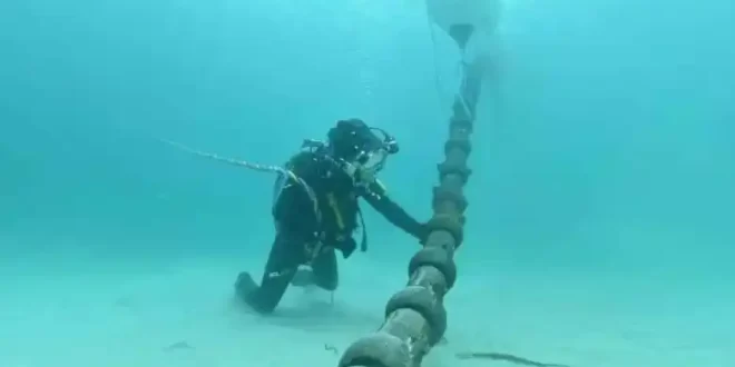 إنجاز كابل بحري لتصدير الكهرباء إلى إيطاليا