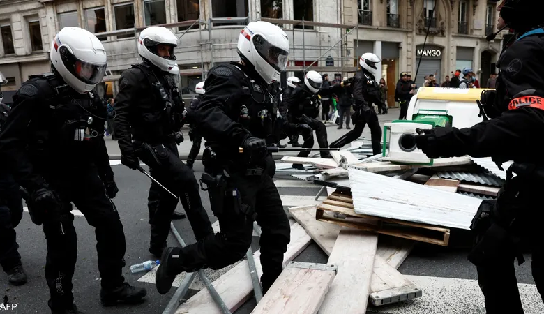 الاحتجاجات والإضرابات في فرنسا تتفاقم