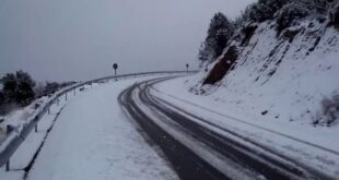 طقس الثلوج تتسبب في غلق الطريق الرابط بين تيزي وزو والبويرة
