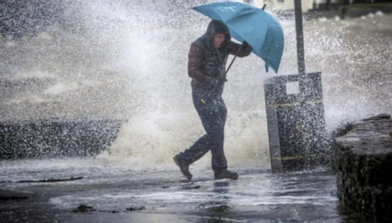 نشرة جوية خاصة أمطار غزيرة ورياح قوية في 12 ولاية