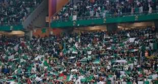 الاتحاد الأفريقي لكرة القدم الجمهور الجزائري خارج التصنيف و من عالم آخر