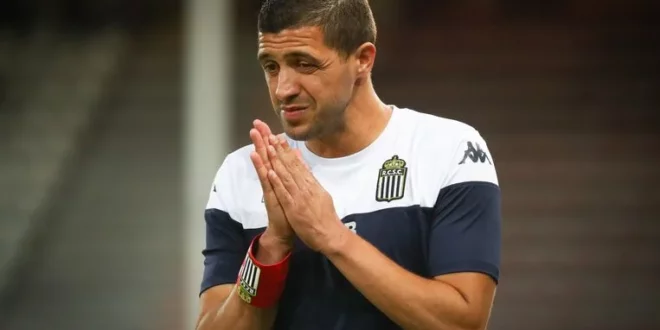 كريم بلحوسين: يخطط لخلافة بلماضي في المنتخب الجزائري