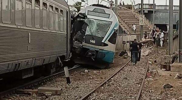 حادث تصادم قطارين يتسبب في إصابة 8 أشخاص بين بوفاريك وبئر توتة