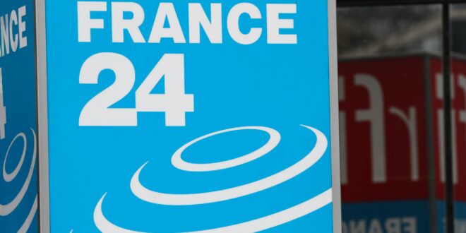 قناة فرانس 24 الفرنسية تعلق عمل 4 صحفيين عرب لهذا السبب !!