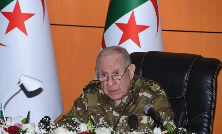 السعيد شنقريحة يثني على الدرك الوطني ويحذر من المنظمات التخريبية