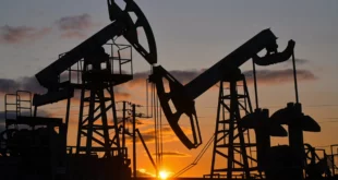 ارتفاع أسعار النفط مع تعهد الصين بدعم النمو الاقتصادي وتقلص الإمدادات الروسية