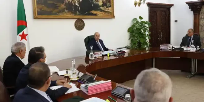 اجتماع رئيس الجمهورية حول قانون المناجم وفتح رأسمال بنوك عمومية