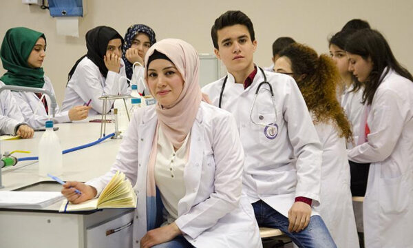 سؤال كتابي من نائب بالمجلس الشعبي الوطني حول توظيف خريجي كليات الطب